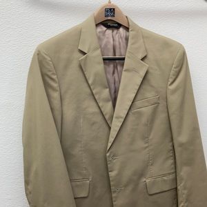 Tan Jos A Bank Traveler Suit Never Worn